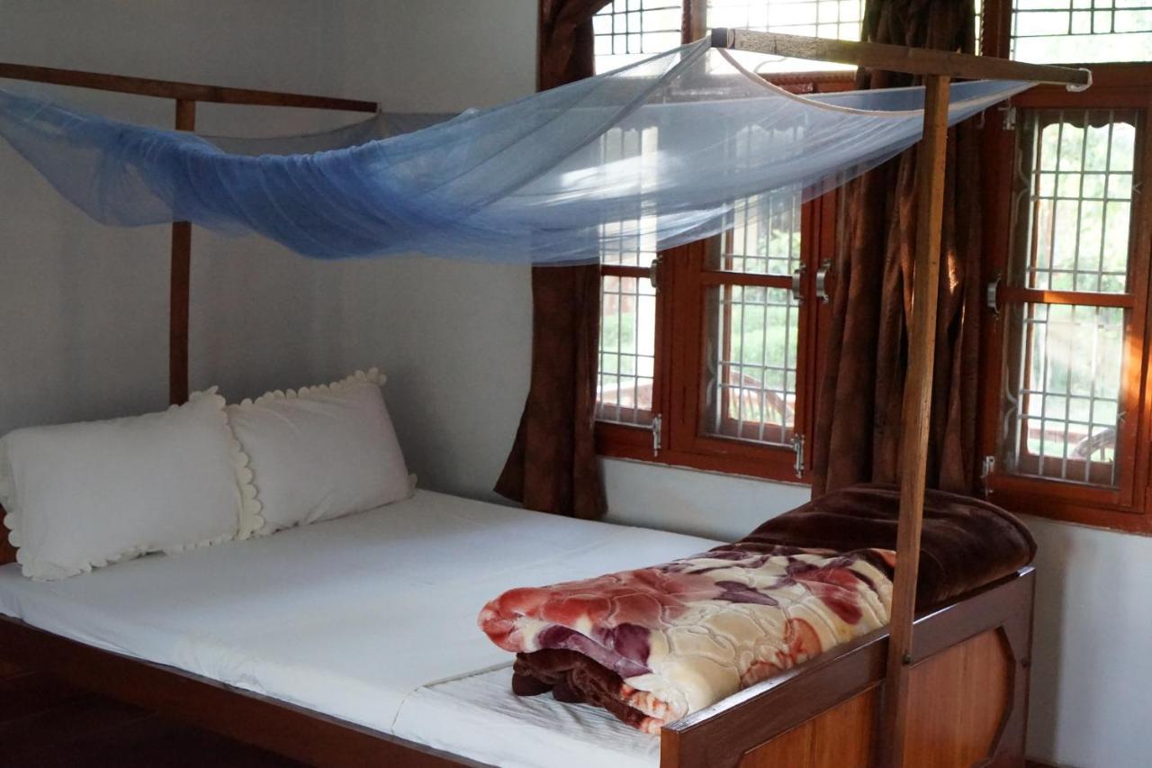 Forest Hideaway Resort Pvt Ltd Bardiya Экстерьер фото